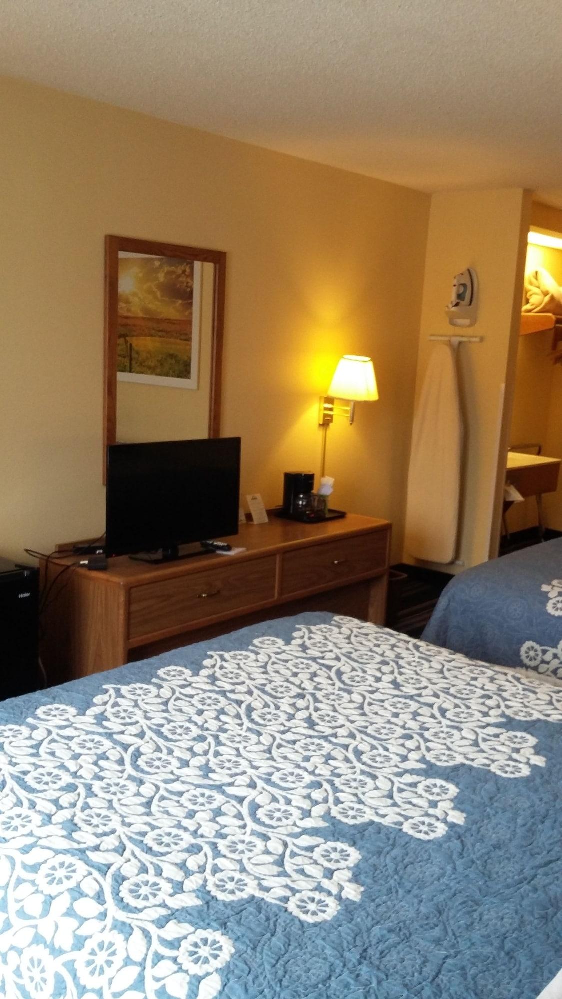Days Inn By Wyndham Johnson Creek Buitenkant foto