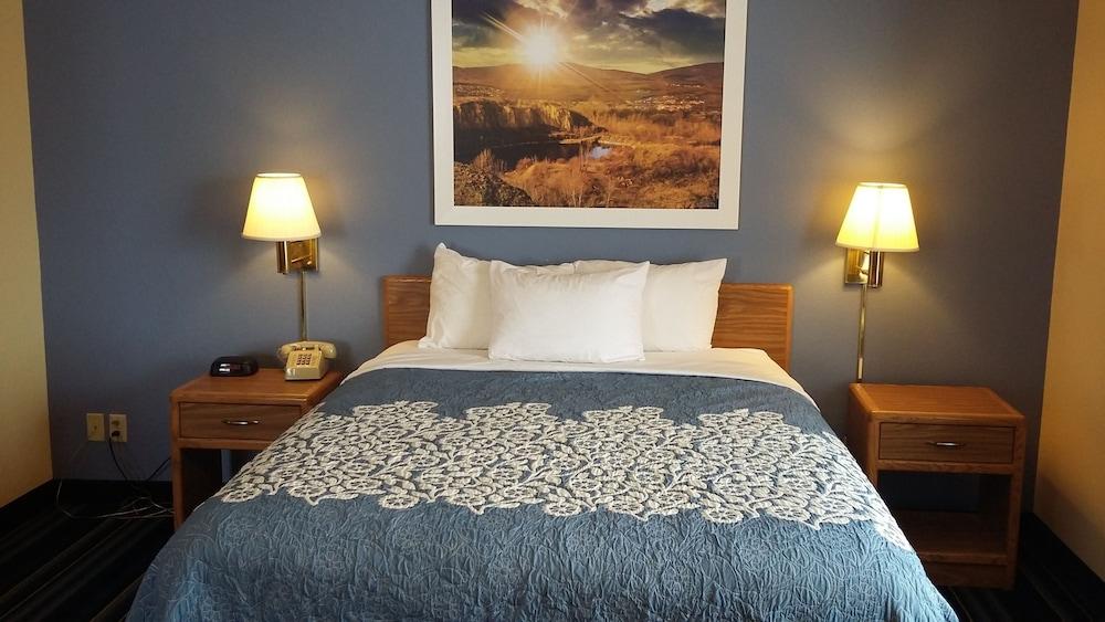 Days Inn By Wyndham Johnson Creek Buitenkant foto