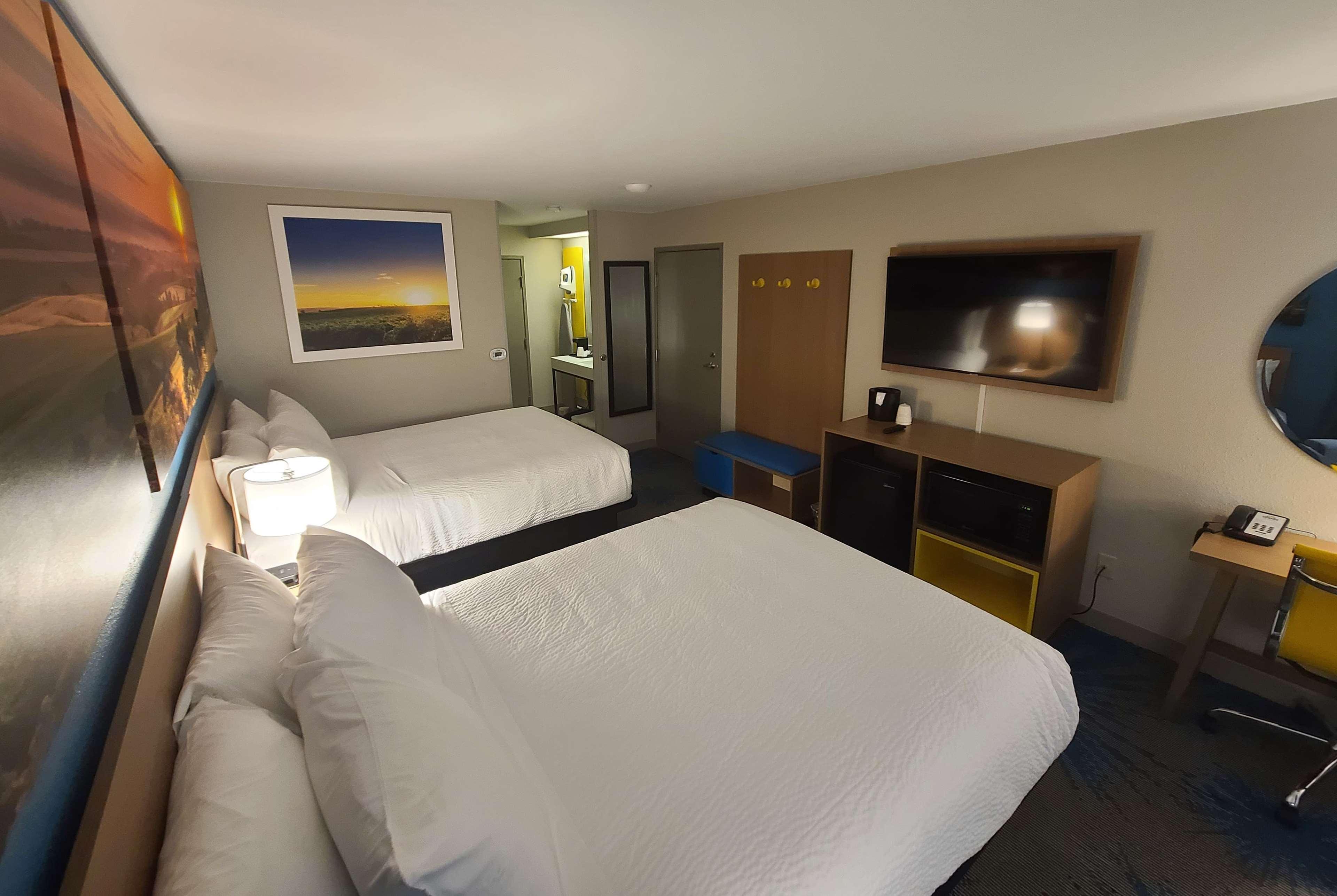 Days Inn By Wyndham Johnson Creek Buitenkant foto