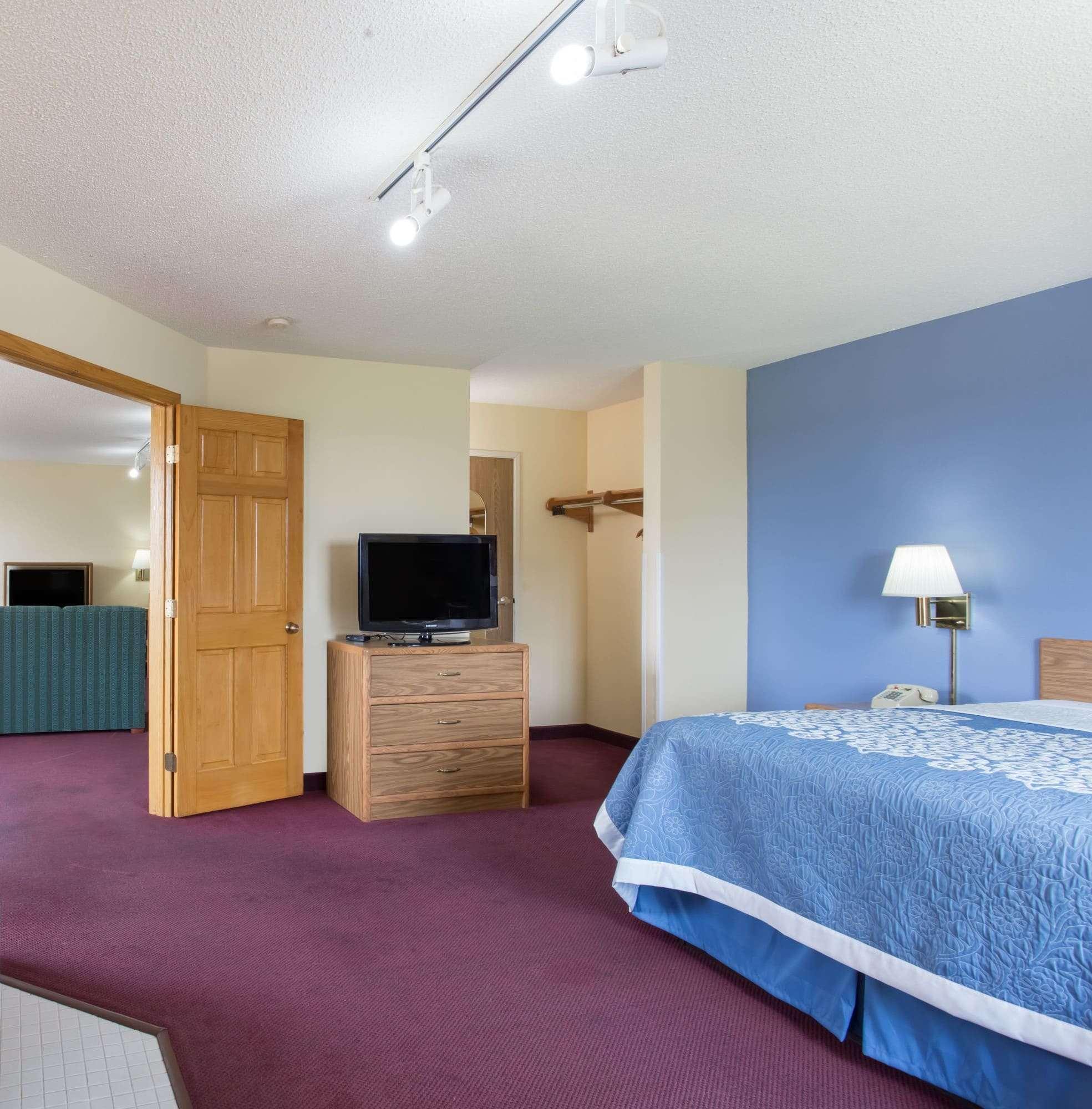 Days Inn By Wyndham Johnson Creek Buitenkant foto