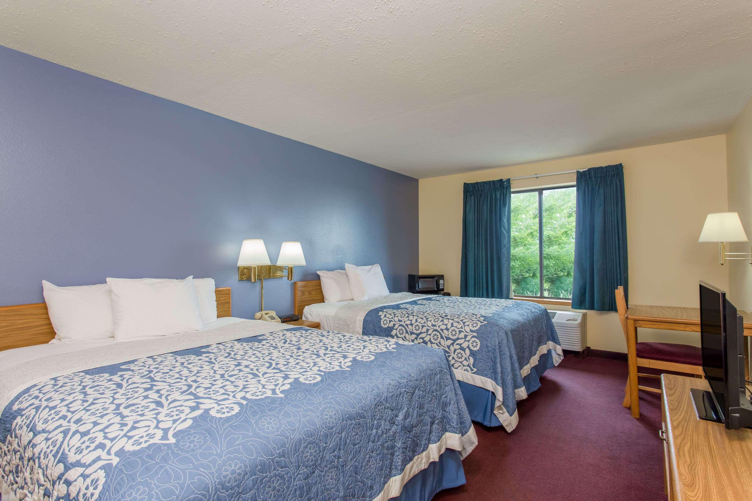 Days Inn By Wyndham Johnson Creek Buitenkant foto
